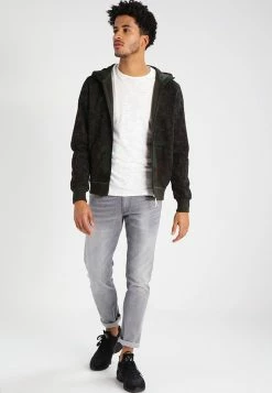 Only & Sons Geschäft -Only & Sons Geschäft 0127b522c6b44ff1b0b05239855a2033