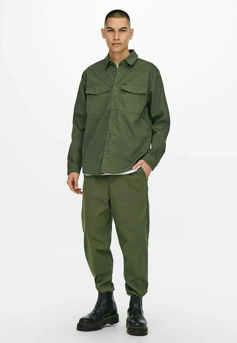 Only & Sons Herren EINFARBIGES CARGO- - Hemd - Olive Night 2 Only & Sons Herren EINFARBIGES CARGO- - Hemd - Olive Night – Bild 2
