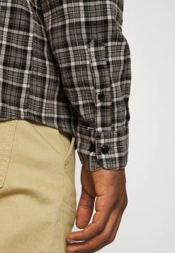 Only & Sons Herren ONSMATTER LIFE CHECK - Hemd - Grey Pinstripe 9 Only & Sons Herren ONSMATTER LIFE CHECK - Hemd - Grey Pinstripe -Only & Sons Geschäft 4eff45a94cff441f85e47a812746a4ca