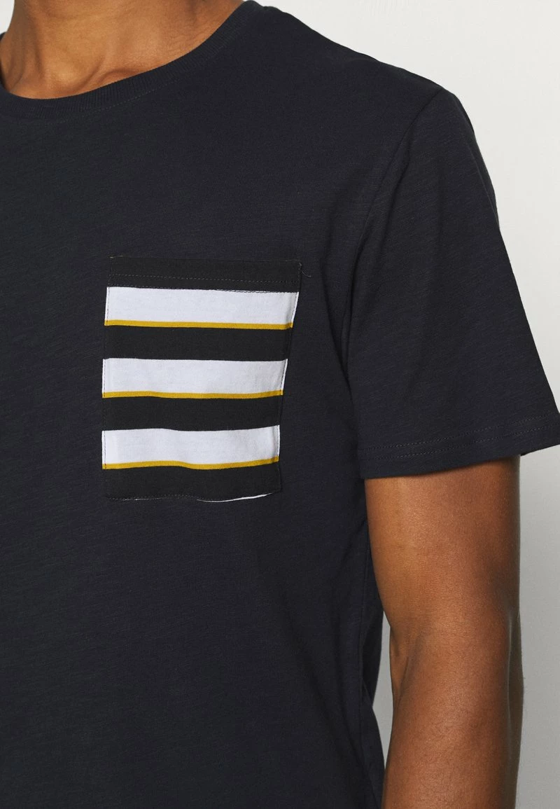 Only & Sons Herren ONSVANE LIFE LONGY POCKET TEE - T-Shirt Print - Dark Navy 6 Only & Sons Herren ONSVANE LIFE LONGY POCKET TEE - T-Shirt Print - Dark Navy – Bild 6