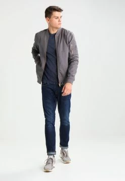 Only & Sons Geschäft -Only & Sons Geschäft 8196486aaec540c0afce501d0bfed941