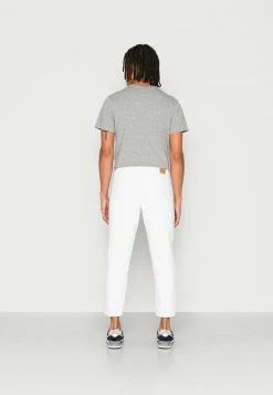 Only & Sons ONSAVI BEAM CROP WHITE DAMAG - Jeans Tapered Fit - White Denim | Herren -Only & Sons Geschäft 918879d819d34820960313b921ae7ce6