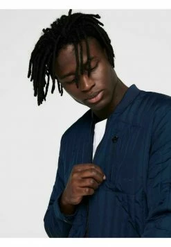 Only & Sons Herren Bomberjacke - Dress Blues -Only & Sons Geschäft a32eece0b01542169216d2354f1a89a6