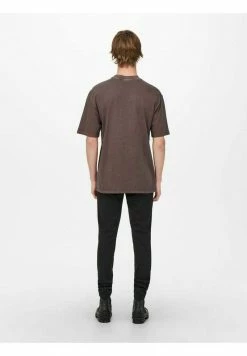 Only & Sons Herren T-Shirt Basic - Huckleberry -Only & Sons Geschäft b84d05e54d734d589d792dc7535bf9ae