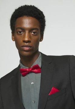 Only & Sons ONSTAJ PATTERN BOWTIE SET - Einstecktuch - Pompeian Red | Herren