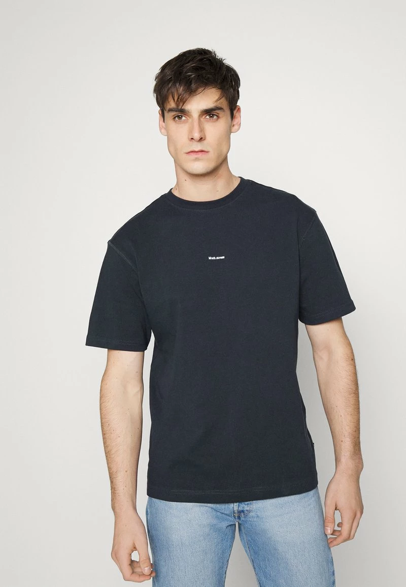 Only & Sons Herren ONSOSRIS LIFE REDACT TEE - T-Shirt Print - Dark Navy 1 Only & Sons Herren ONSOSRIS LIFE REDACT TEE - T-Shirt Print - Dark Navy