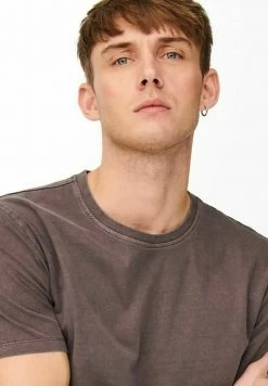 Only & Sons Herren T-Shirt Basic - Huckleberry 11 Only & Sons Herren T-Shirt Basic - Huckleberry -Only & Sons Geschäft f4cbe884e08f4f769a9d179c2203abb9