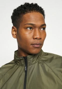 Only & Sons Herren ONSBENTON FULL ZIP - Leichte Jacke - Olive Night -Only & Sons Geschäft fc9f1f9318f04f5a8d238e0993a357cd