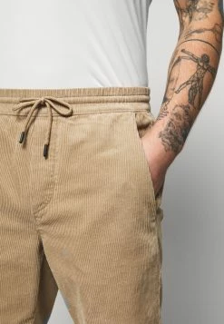 Only & Sons ONSLINUS - Shorts - Chinchilla | Herren -Only & Sons Geschäft fe4c75d6be134dab981892d03a8c0e4e