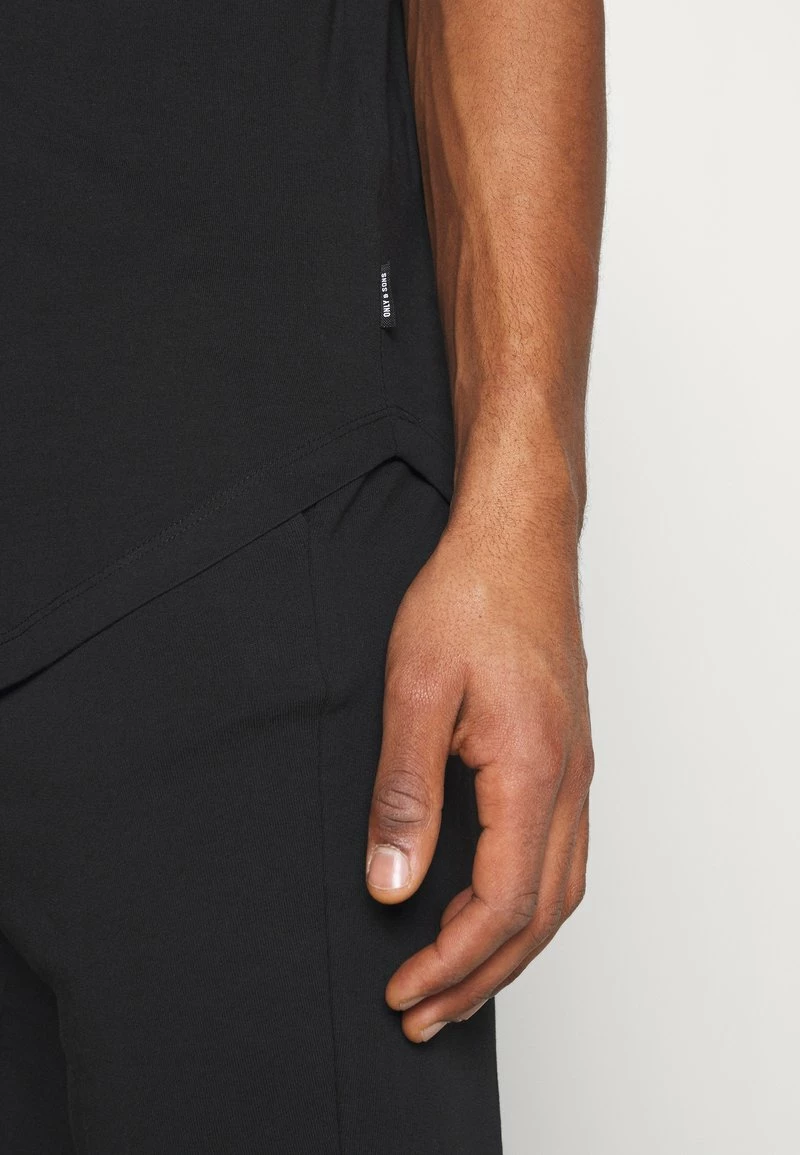 Only & Sons Herren ONSNEIL LONGY SHORTS AND TEE SET - Shorts - Black 12 Only & Sons Herren ONSNEIL LONGY SHORTS AND TEE SET - Shorts - Black – Bild 12
